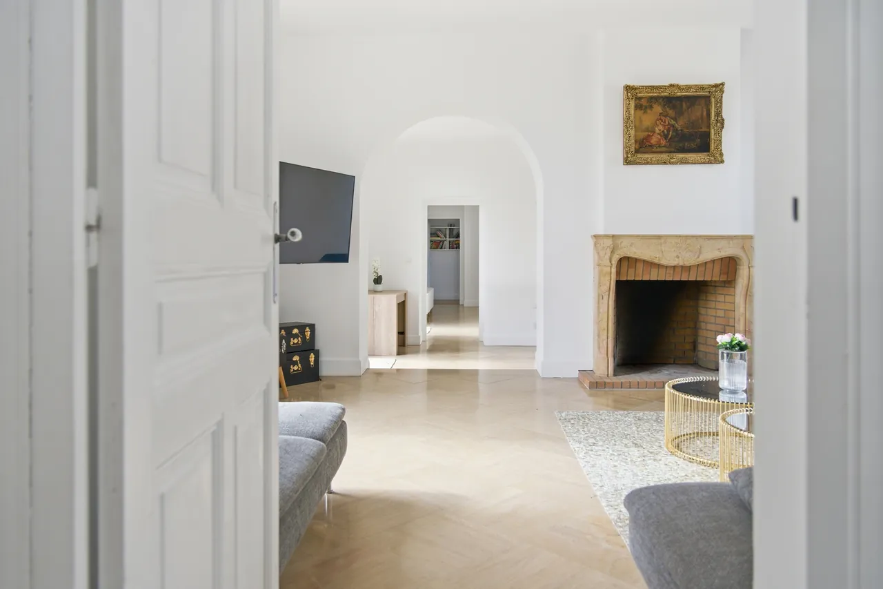 Salon manoir cheminée